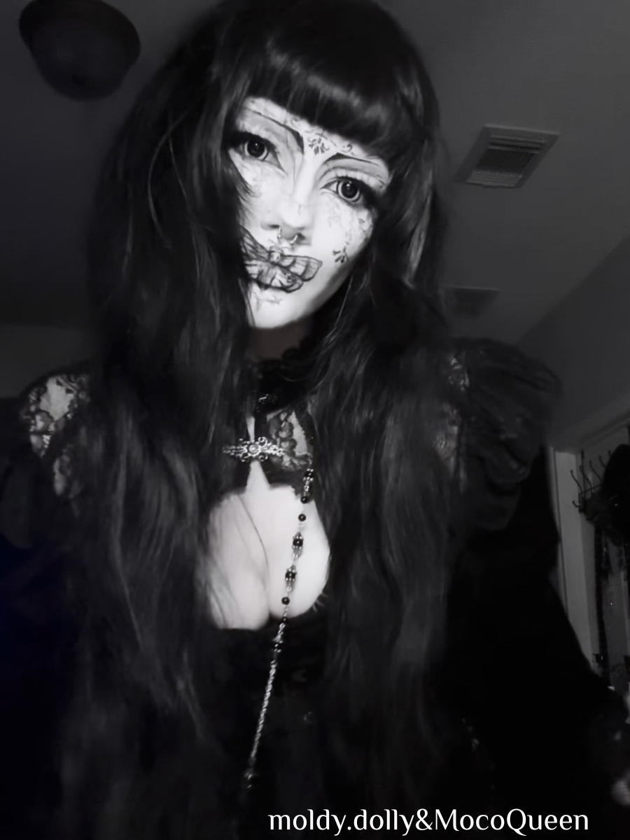 moldy.dolly